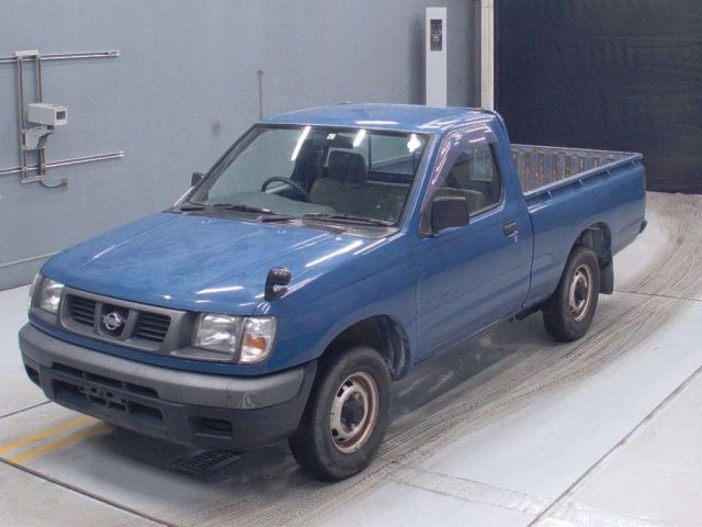 nissan datsun 1999