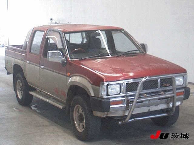 nissan datsun 1990