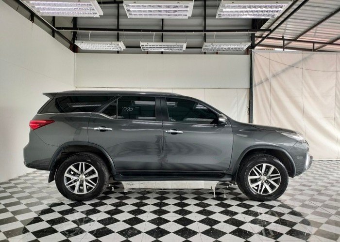 Used 2016 TOYOTA FORTUNER SUV for sale | every